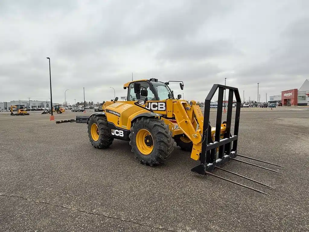 Gallery image 1 for New 2024 JCB 542-70 AGRI SUPER Dozer