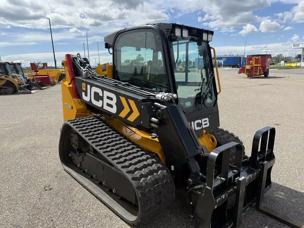 Gallery image 2 for 2023 JCB 3TS-8T Track Loader