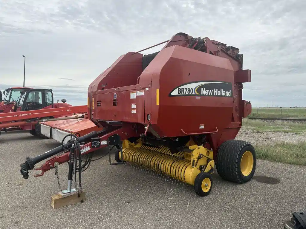 Gallery image 2 for Used 2003 New Holland BR780 Round Baler