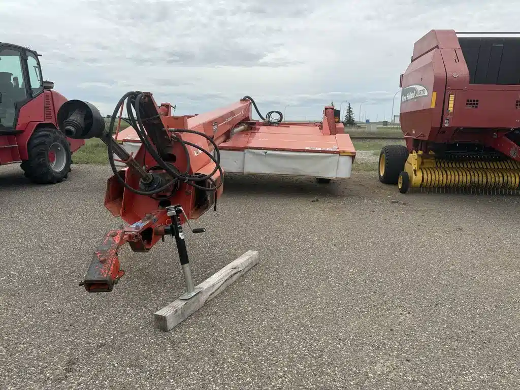 Gallery image 2 for Used 2001 Kuhn FC 4000 Disc Mower Conditioner