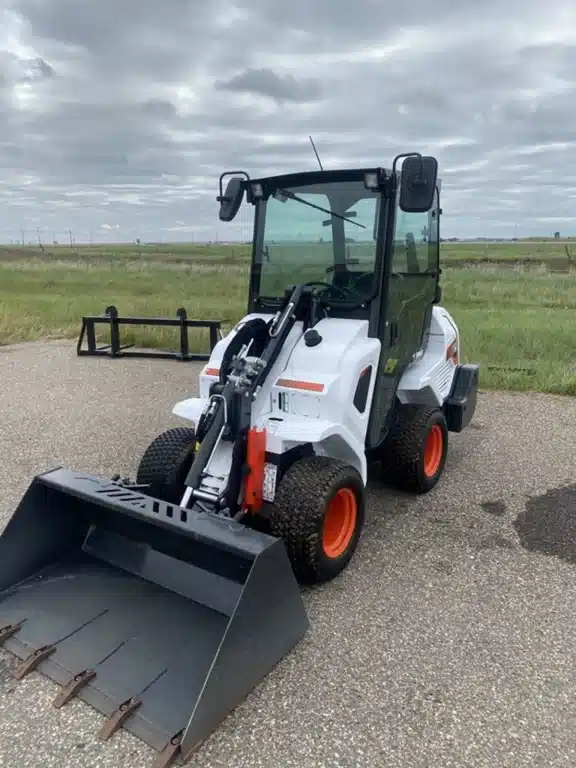 Gallery image 2 for Used 2022 Bobcat L28 Skid Steer