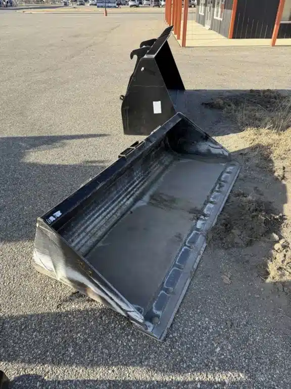 Gallery image 1 for Used HLA 84 INCH Bucket