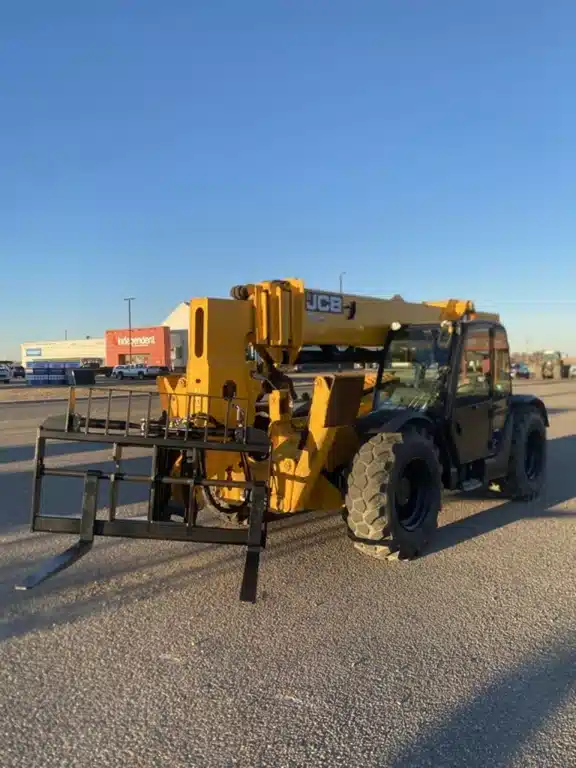 Gallery image 1 for Used 2021 JCB Construction Telehandler 510-56 Scissor Lift