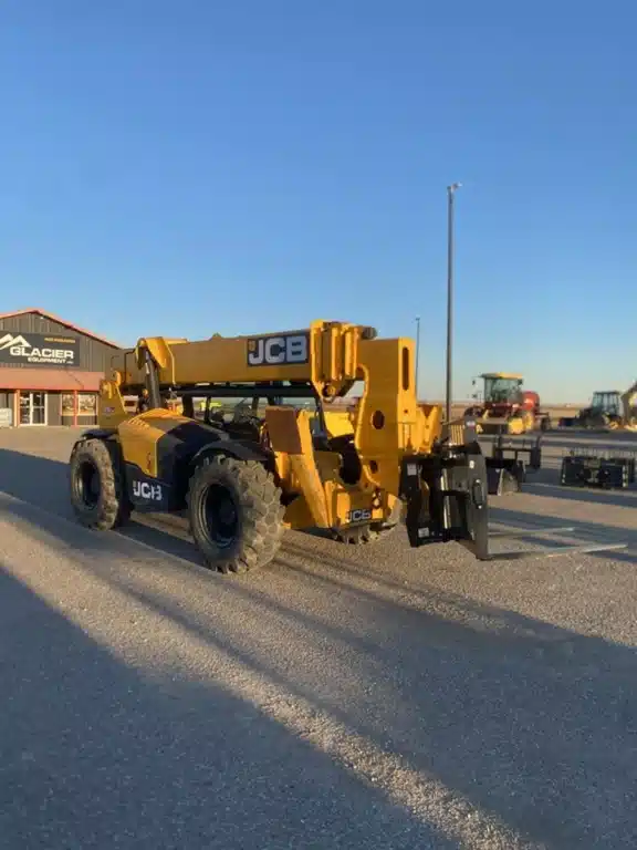 Gallery image 2 for Used 2021 JCB Construction Telehandler 510-56 Scissor Lift