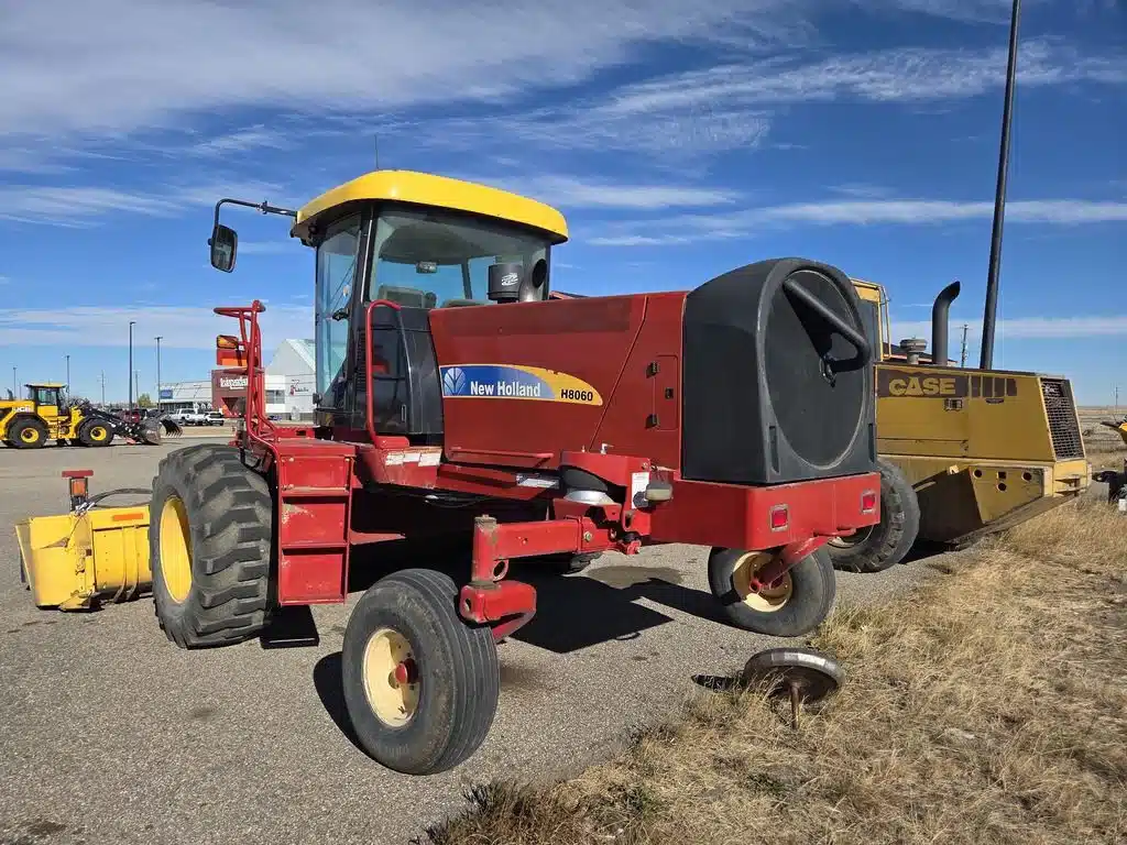 Gallery image 2 for Used 2011 New Holland H8060 Windrower