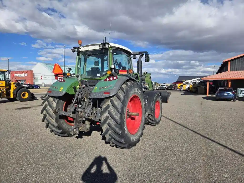 Gallery image 2 for Fendt 716 VARIO Tractor