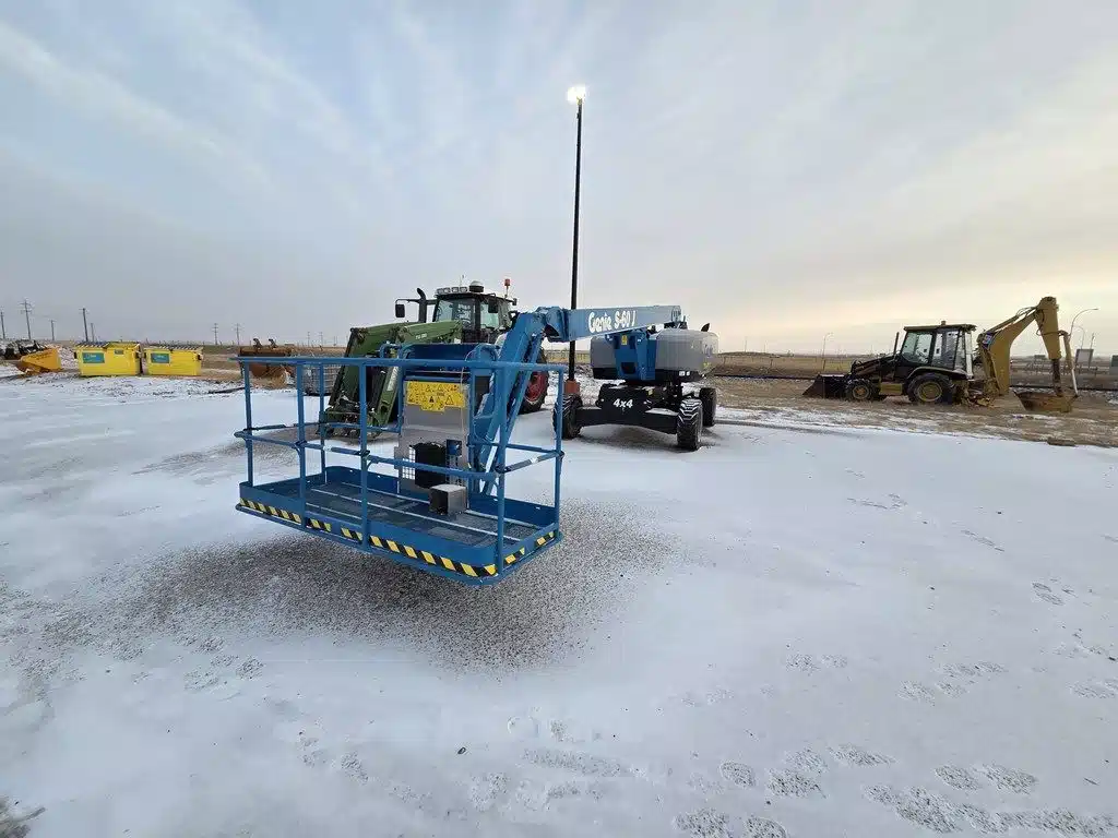 Gallery image 2 for 2024 Genie S-60J Crane