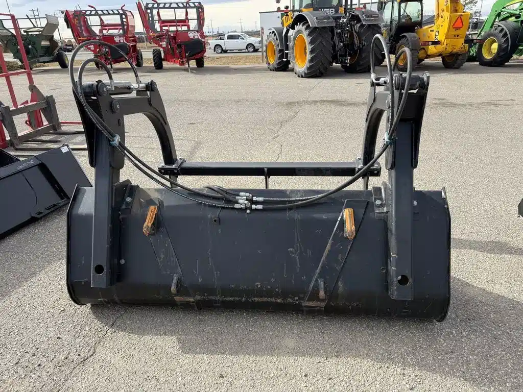 Gallery image 2 for Quicke 7Ft Grapple Bucket