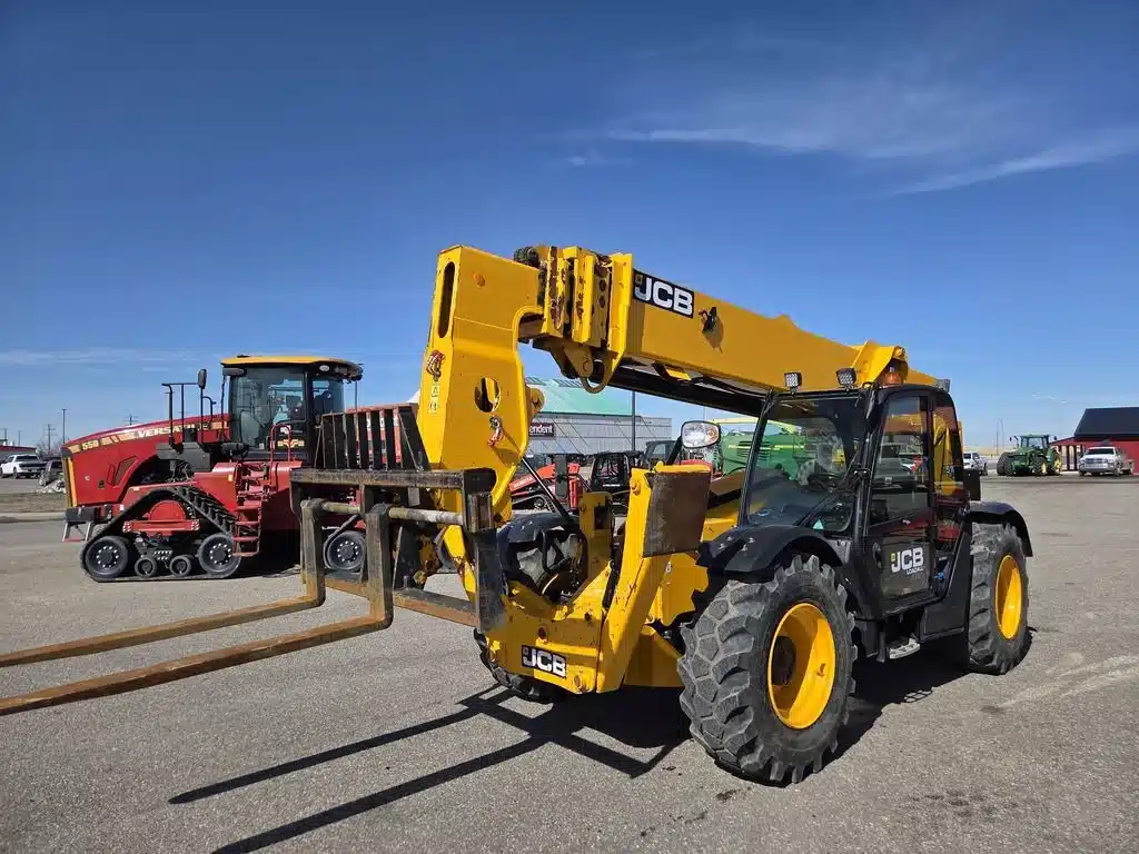 2019 JC Telescopic Handlers 510-56 Scissor Lift