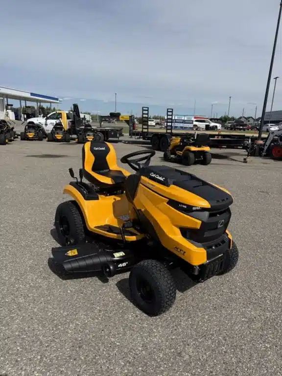 Photo de la Galerie 2 pour 2026 Cub Cadet LT46 Tracteur à pelouse