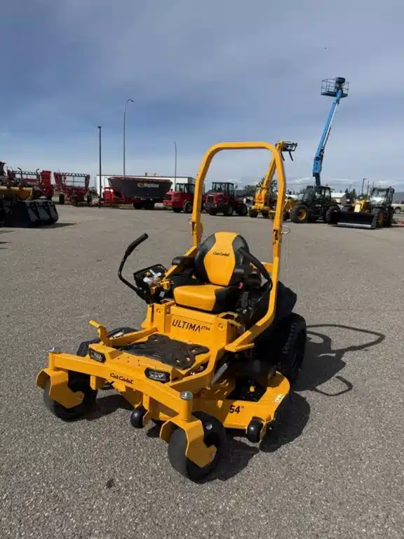Photo de la Galerie 1 pour 2026 Cub Cadet ZTX4 54 Tondeuse à rayon de braquage zéro