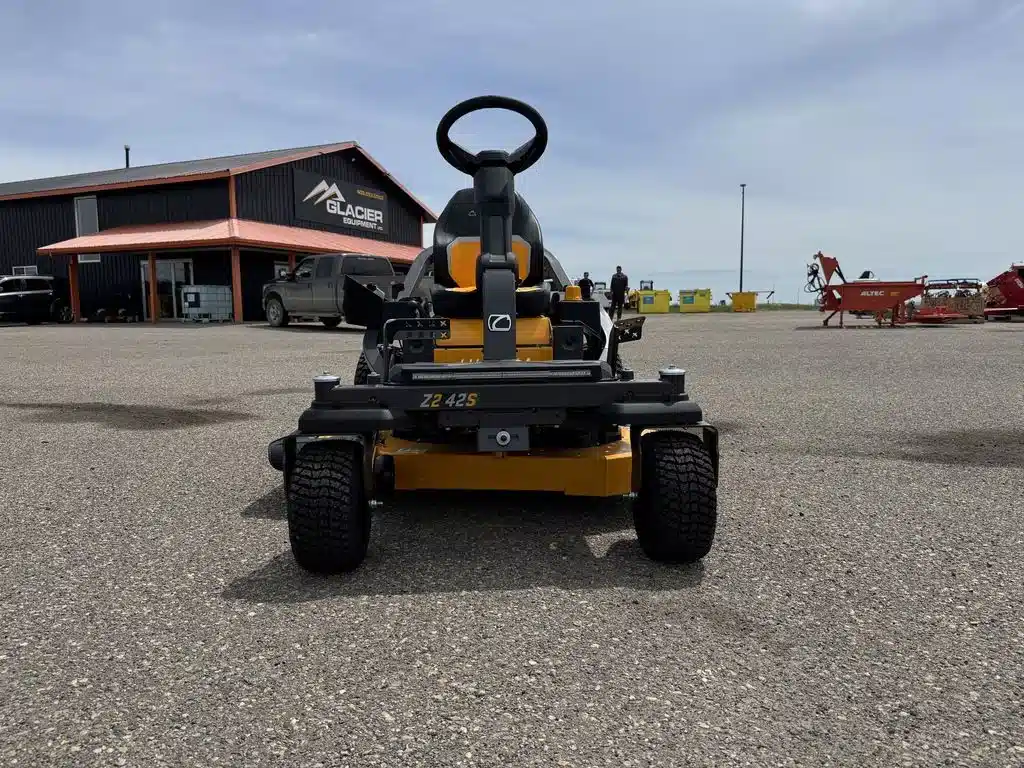Photo de la Galerie 2 pour 2026 Cub Cadet Z2 42S Tondeuse à rayon de braquage zéro