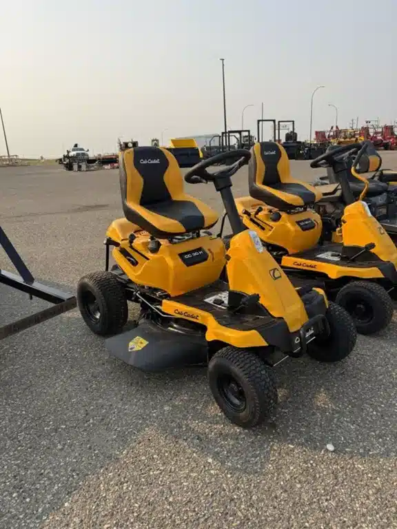 Gallery image 1 for 2026 Cub Cadet CC30H Mower - Zero Turn