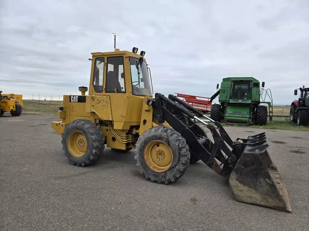 Gallery image 1 for 1990 Caterpillar IT12B Dozer
