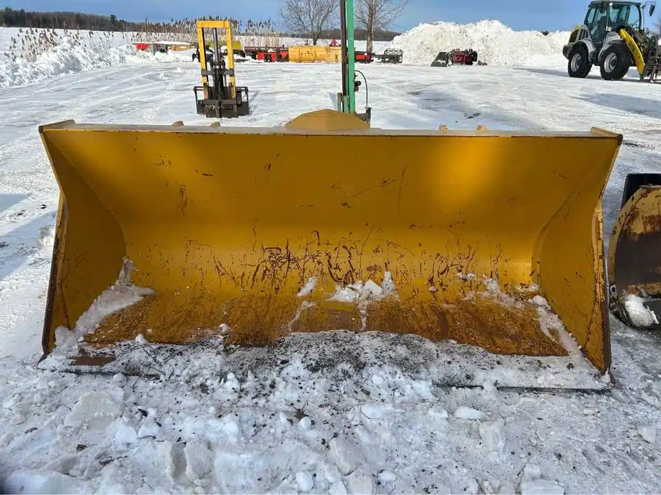 Gallery image 2 for Used John Deere AT188048 Bucket