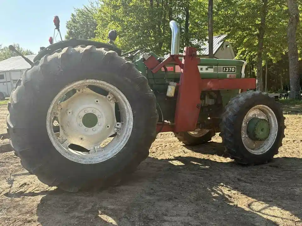 Gallery image 2 for Used 1975 White 1370 Tractor