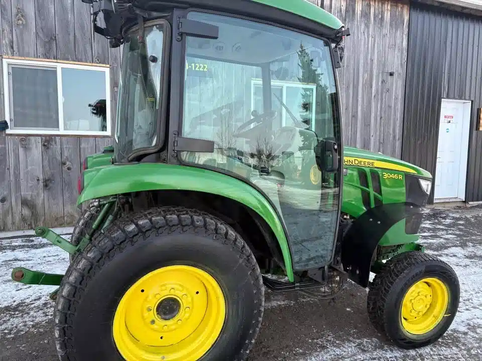 Gallery image 2 for 2018 John Deere 3046R Tractor