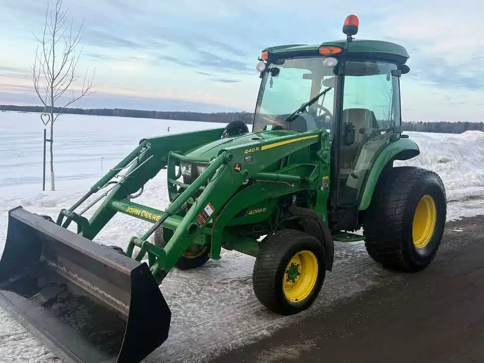 Gallery image 2 for 2015 John Deere 4066R Tractor