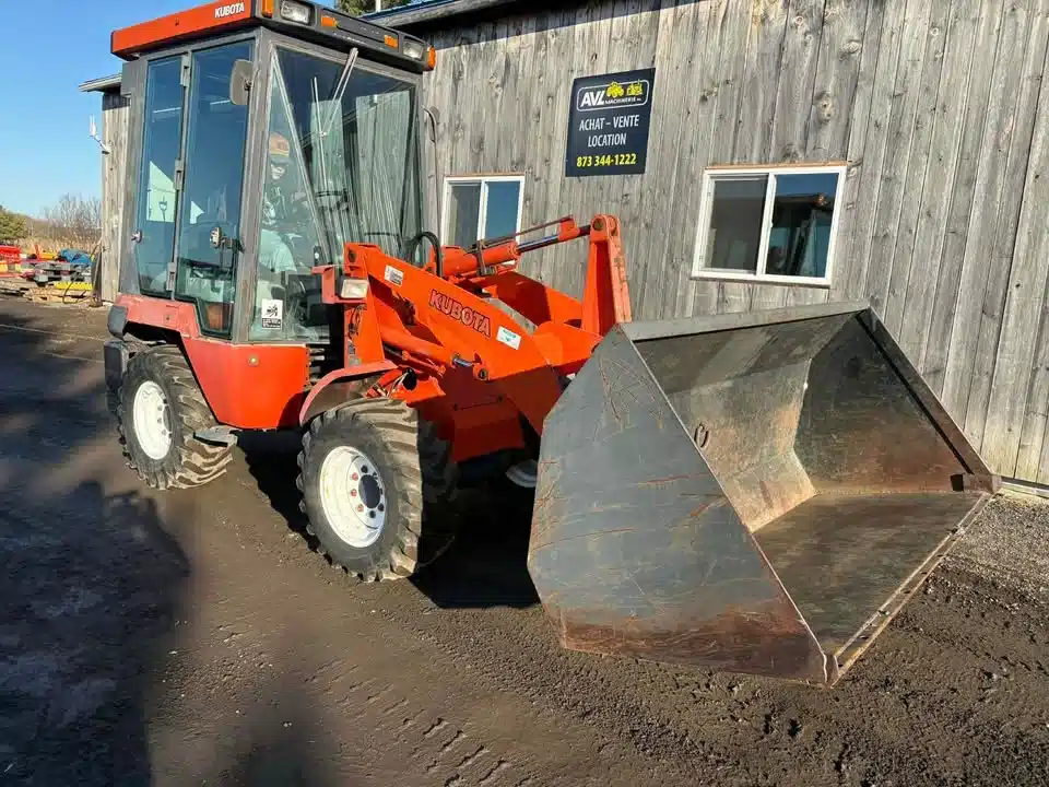 Gallery image 2 for 1995 Kubota R420 Wheel Loader