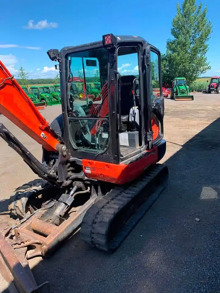 Gallery image 2 for 2015 Kubota KX040-4 Excavator