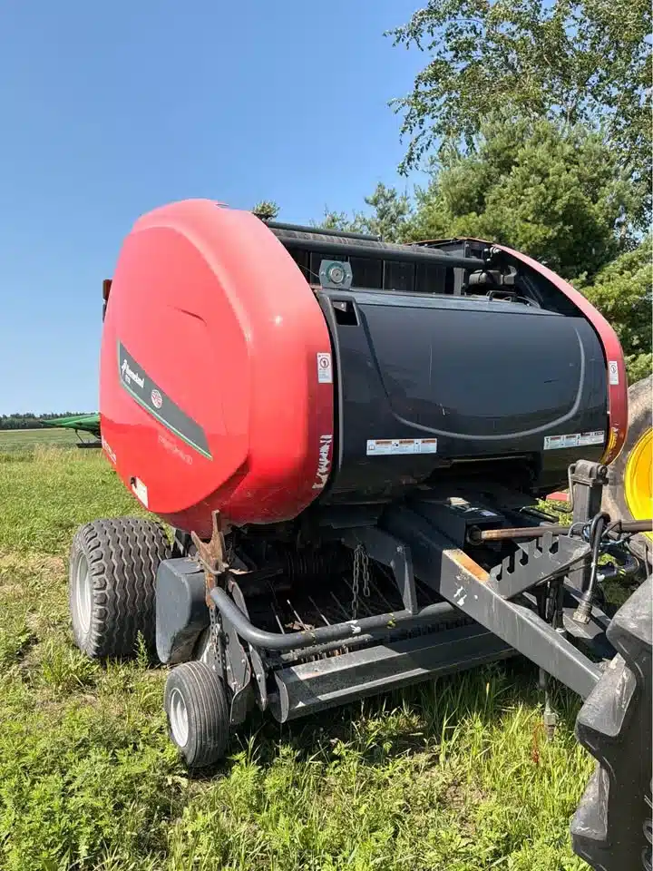 Gallery image 2 for 2017 Kverneland 6716 SUPERCUT-14 Round Baler