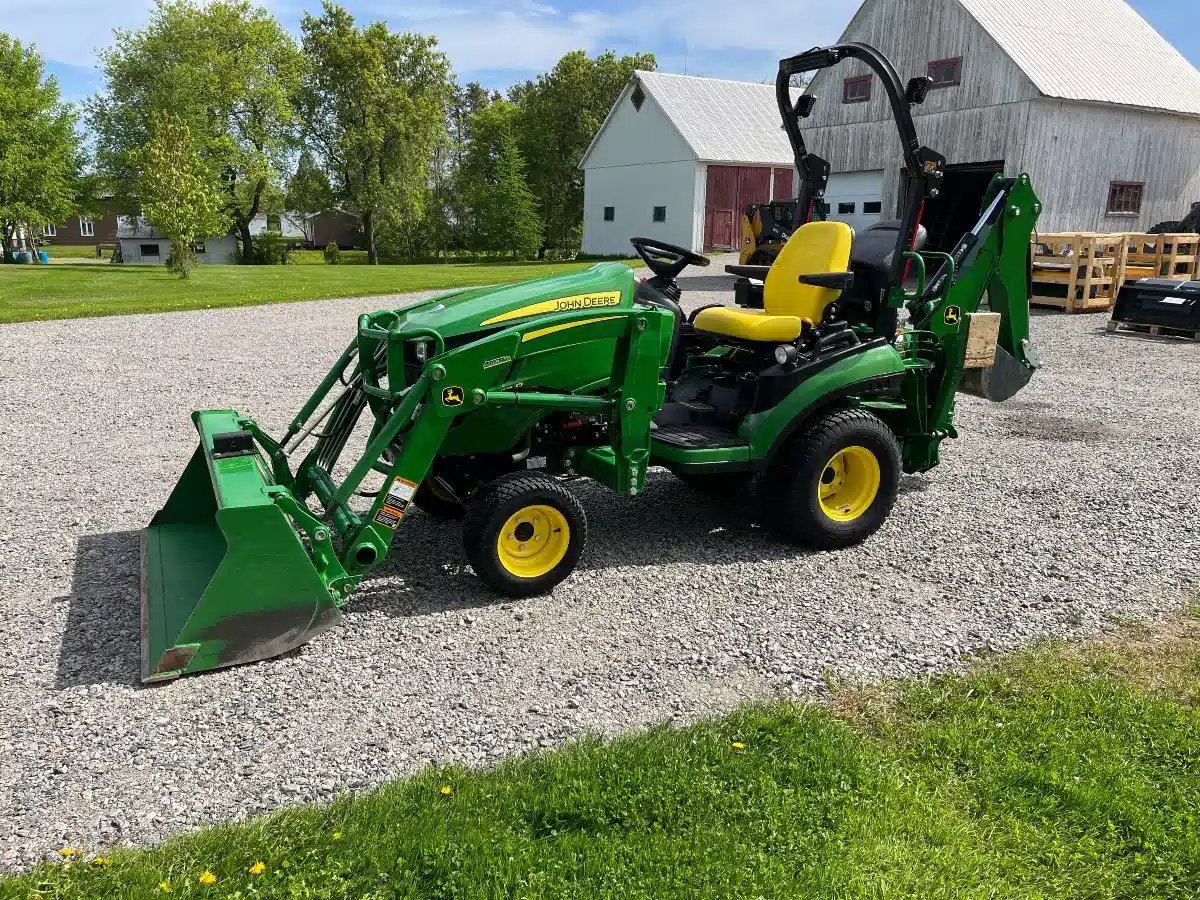 Gallery image 2 for Used 2018 John Deere 1025R Tractor Loader