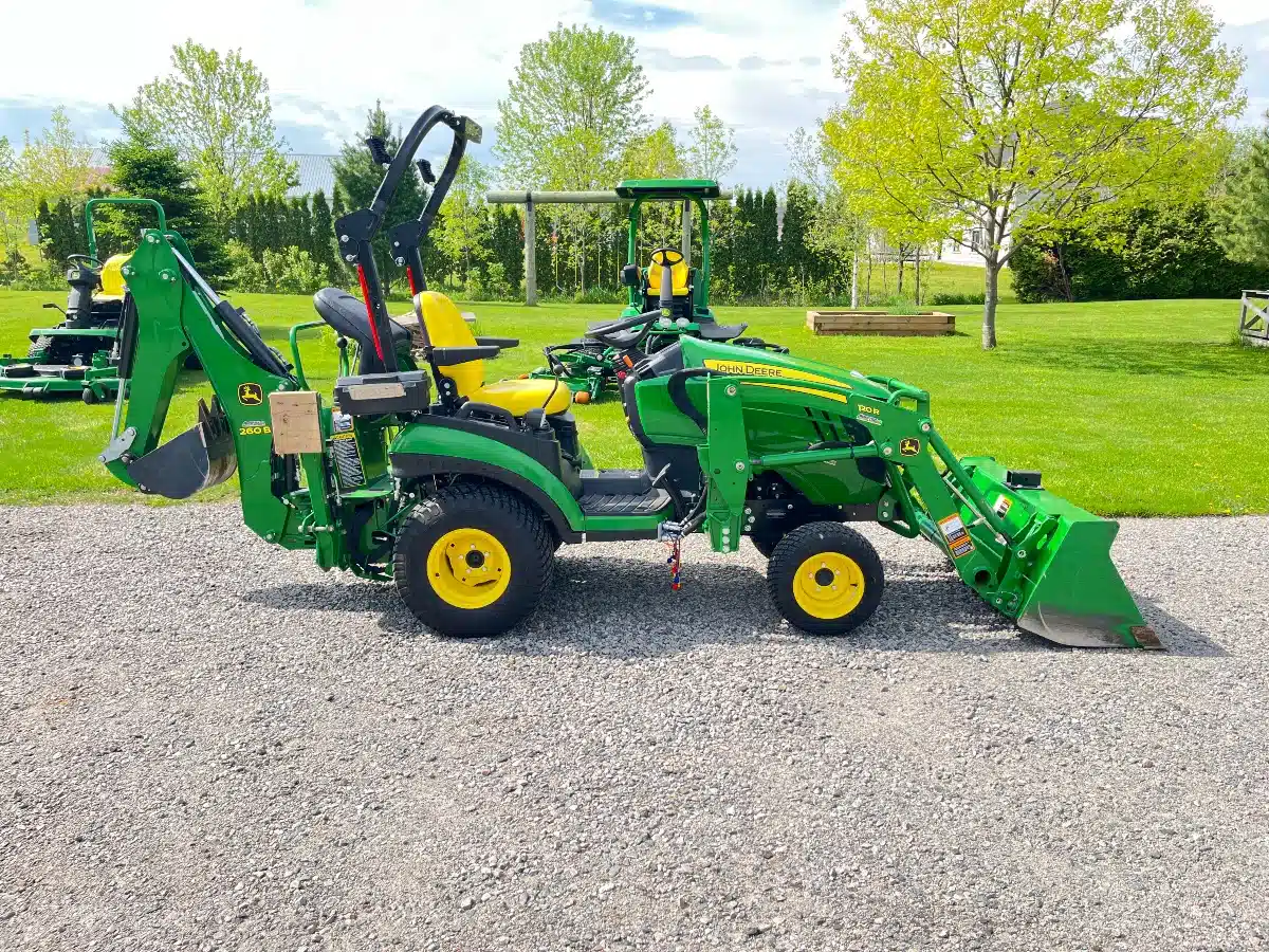Gallery image 1 for Used 2018 John Deere 1025R Tractor Loader