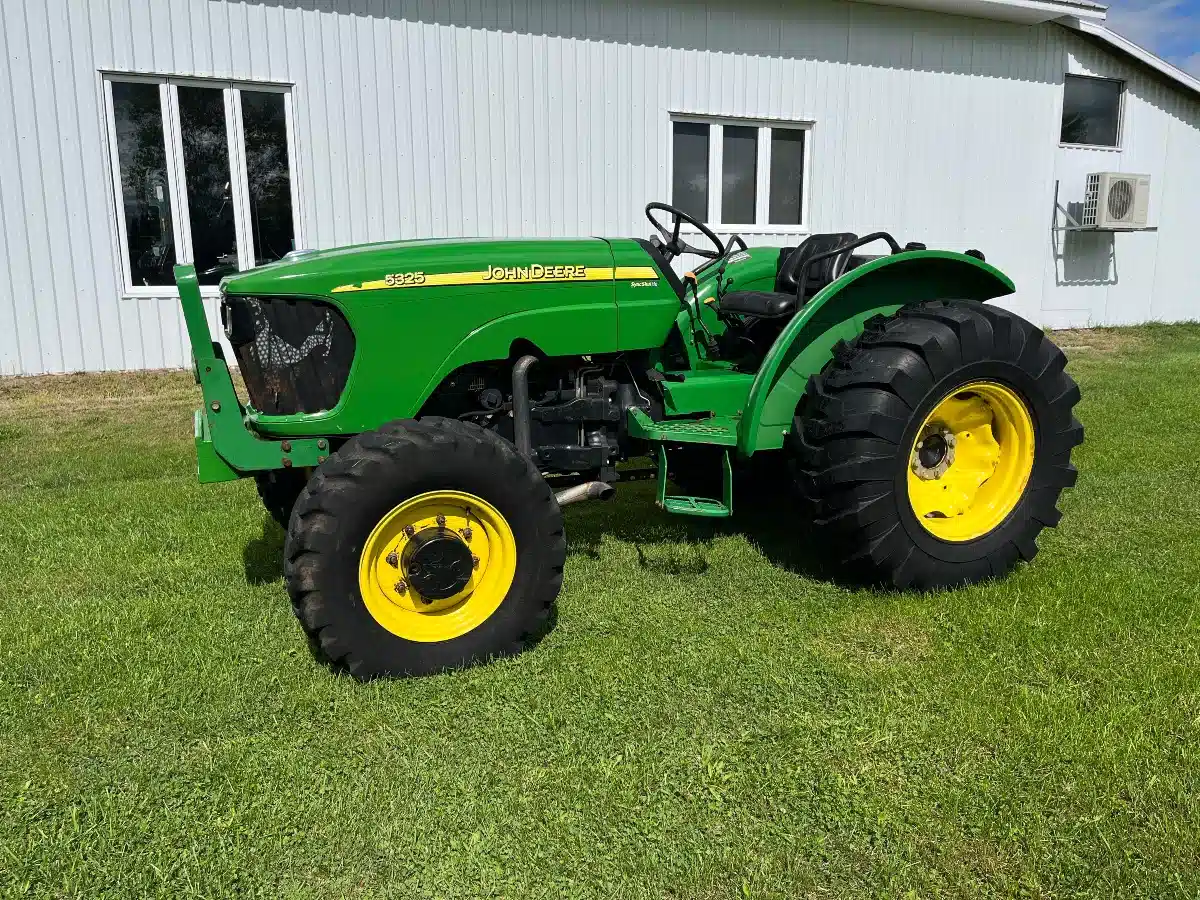 Gallery image 1 for Used 2005 John Deere 5325 Tractor