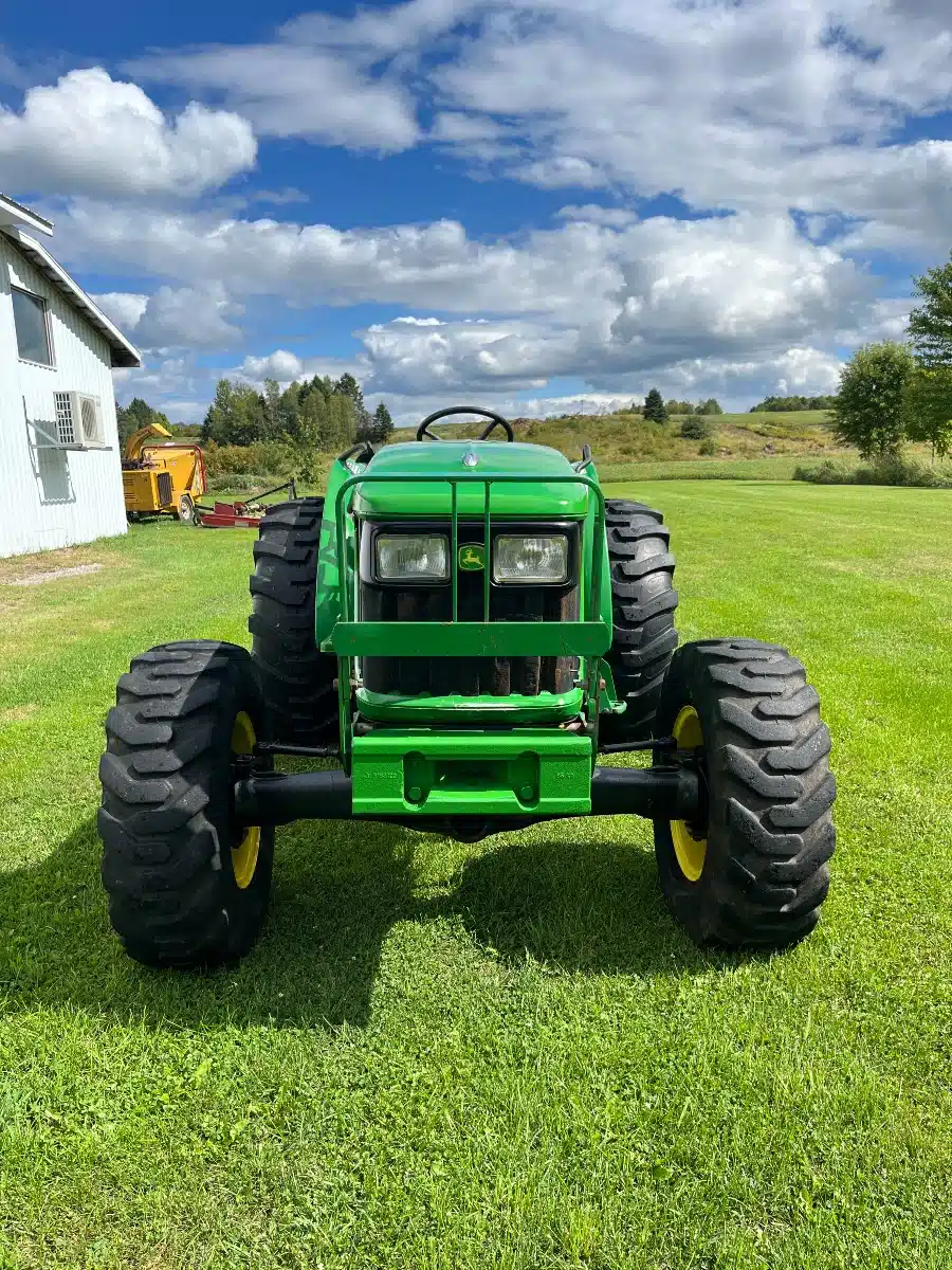 Gallery image 2 for Used 2005 John Deere 5325 Tractor