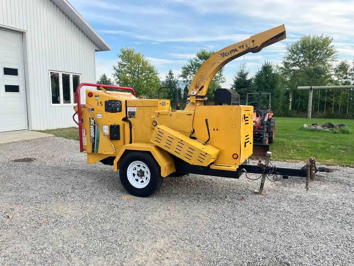 Gallery image 1 for Used 2015 Vermeer BC1000XL Wood Chipper