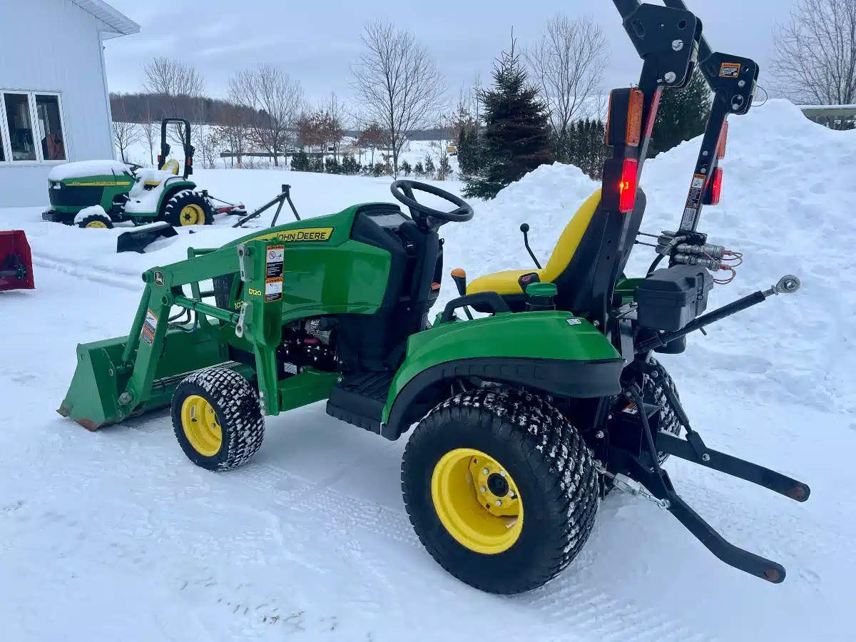 Gallery image 2 for 2018 John Deere 1023E Tractor