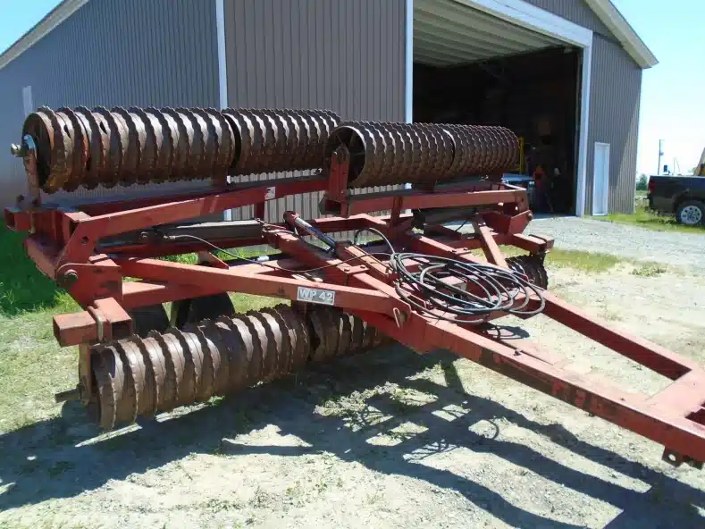 Farmhand WP42 Land Roller