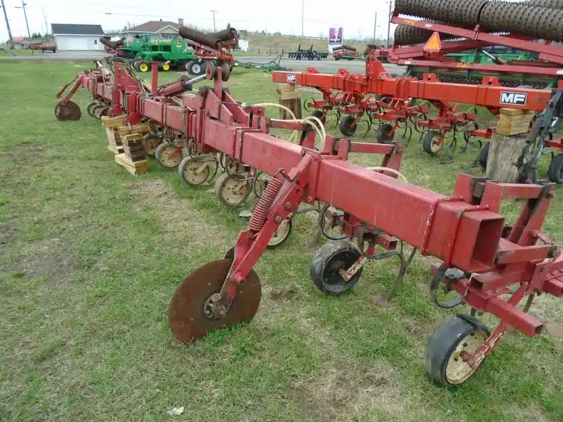 Noble 12 rangs Row Crop Cultivator