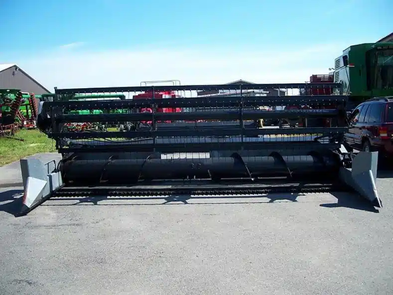 Gallery image 2 for Gleaner 318F Header - Row Crop