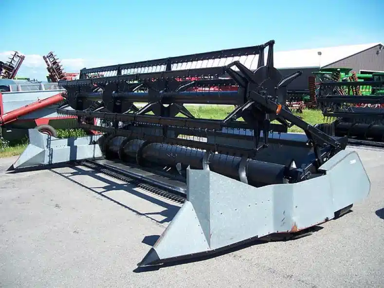 Gleaner 318F Header - Row Crop