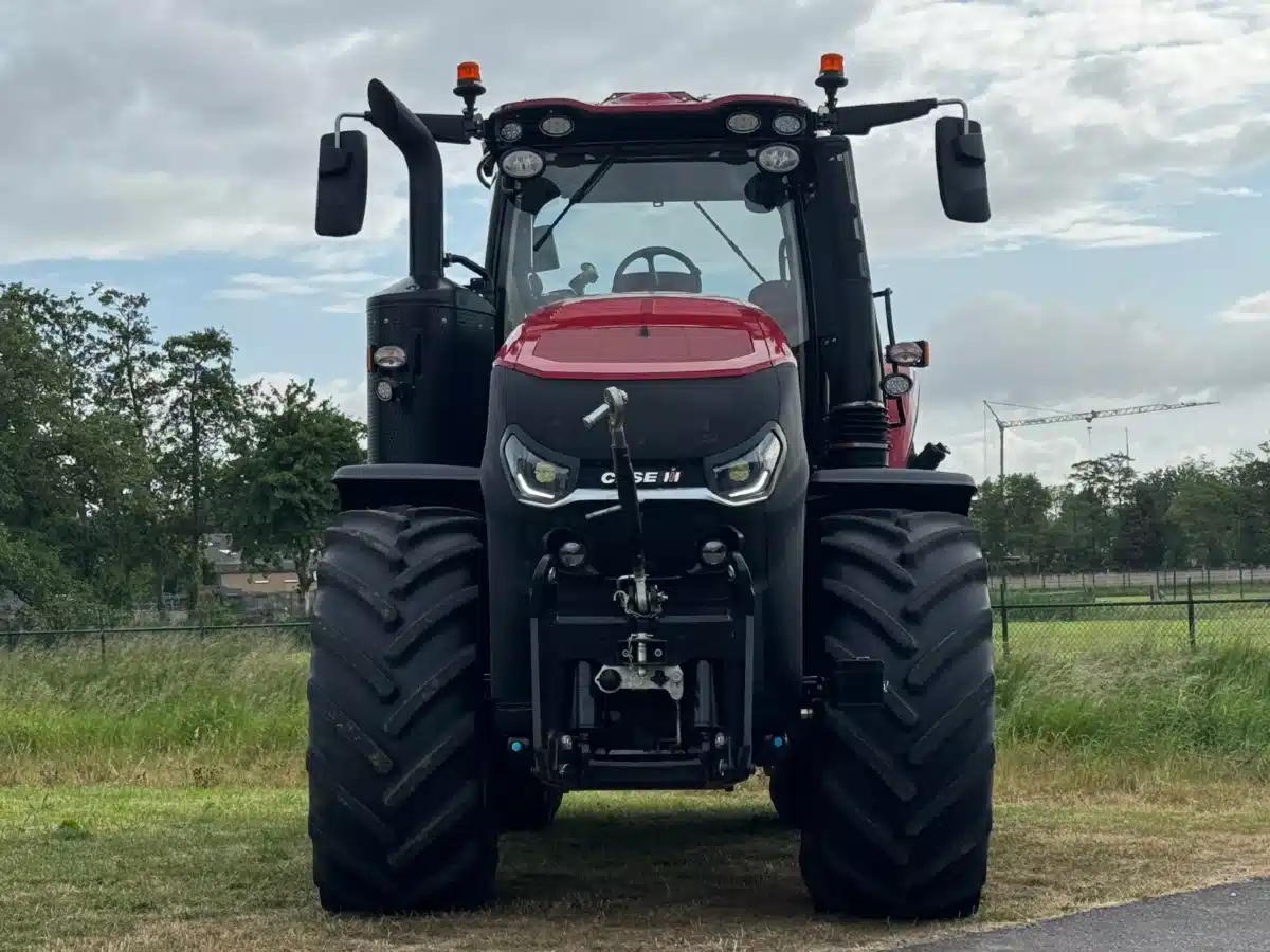 Gallery image 2 for Used 2021 Case IH MAGNUM 380 CVT Tractor