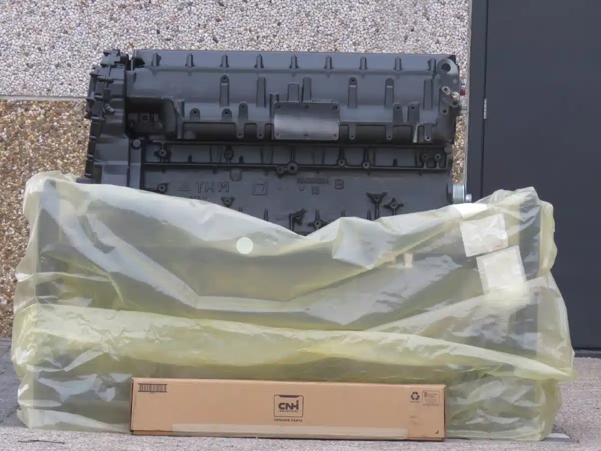 Gallery image 2 for Case IH 47454071R Engine