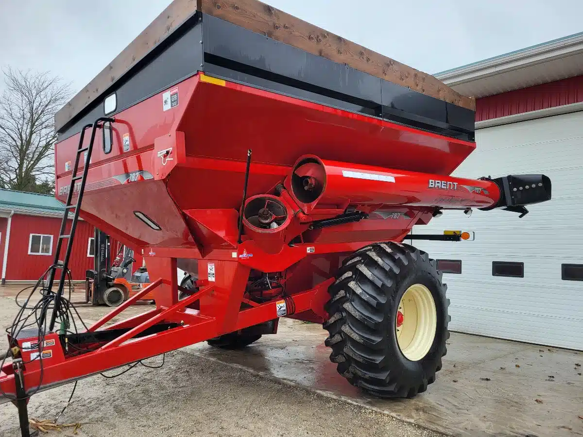 Gallery image 1 for Used 2011 Brent 782 Grain Cart
