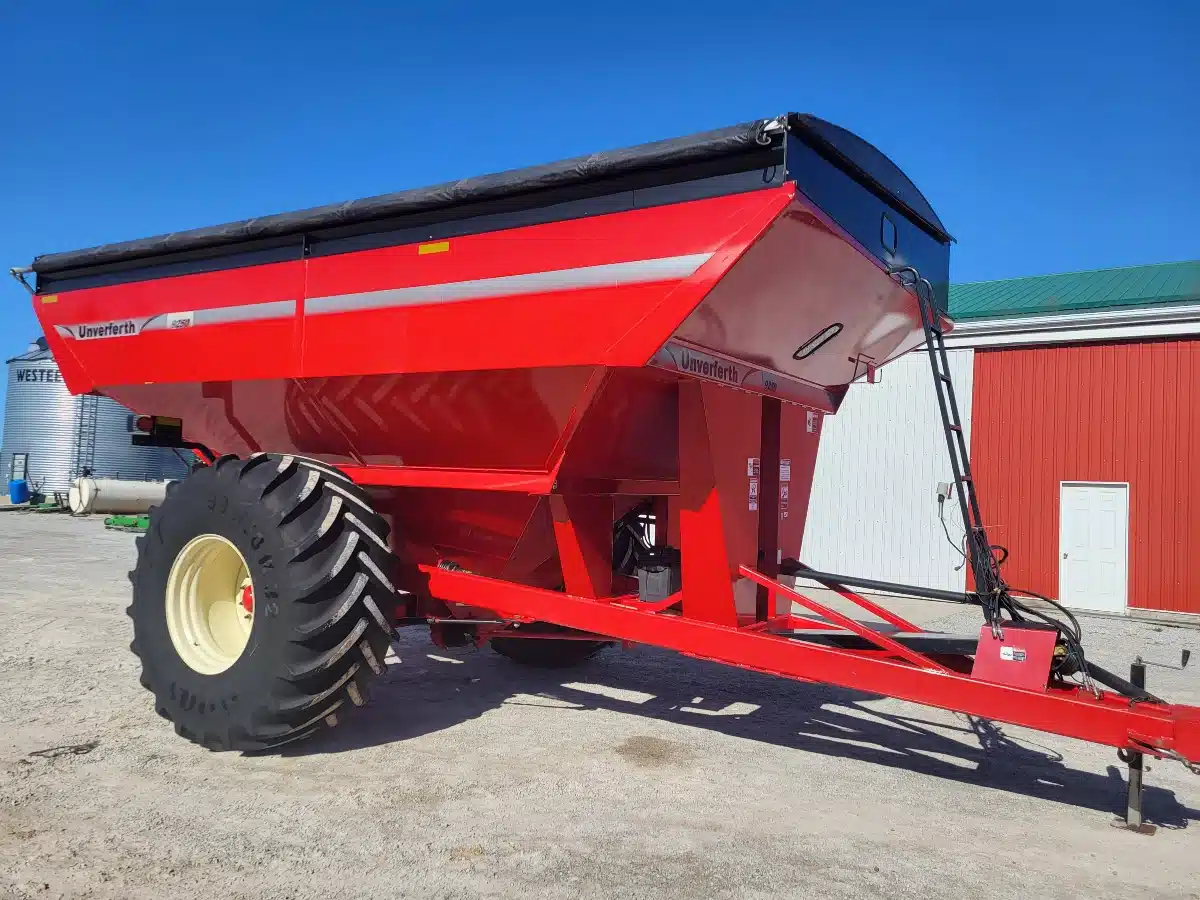 Gallery image 2 for Used 2013 Unverferth 9250 Grain Cart