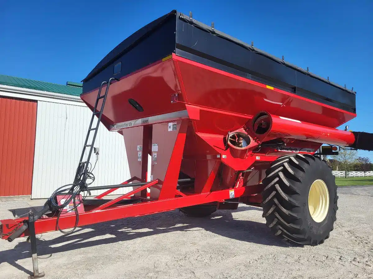 Gallery image 1 for Used 2013 Unverferth 9250 Grain Cart