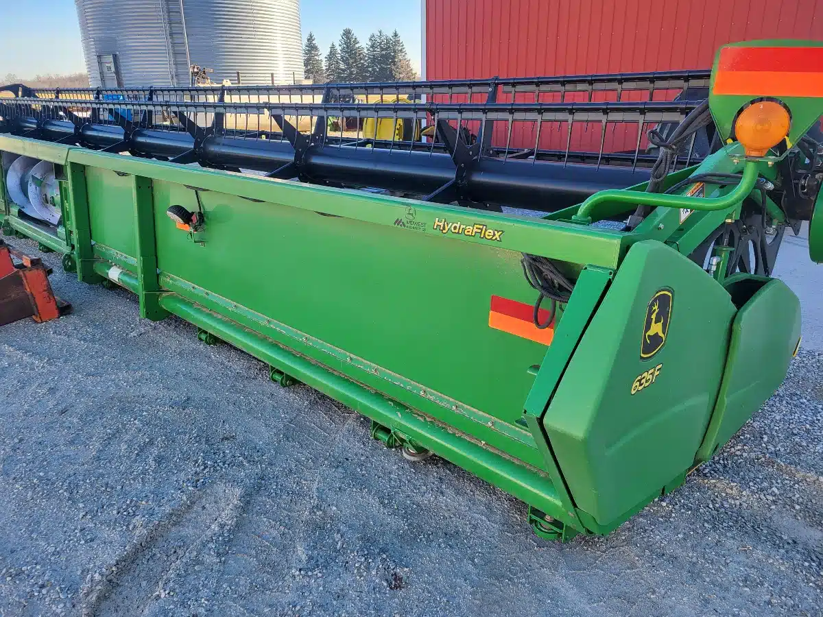 Gallery image 2 for Used 2009 John Deere 635F Header - Flex