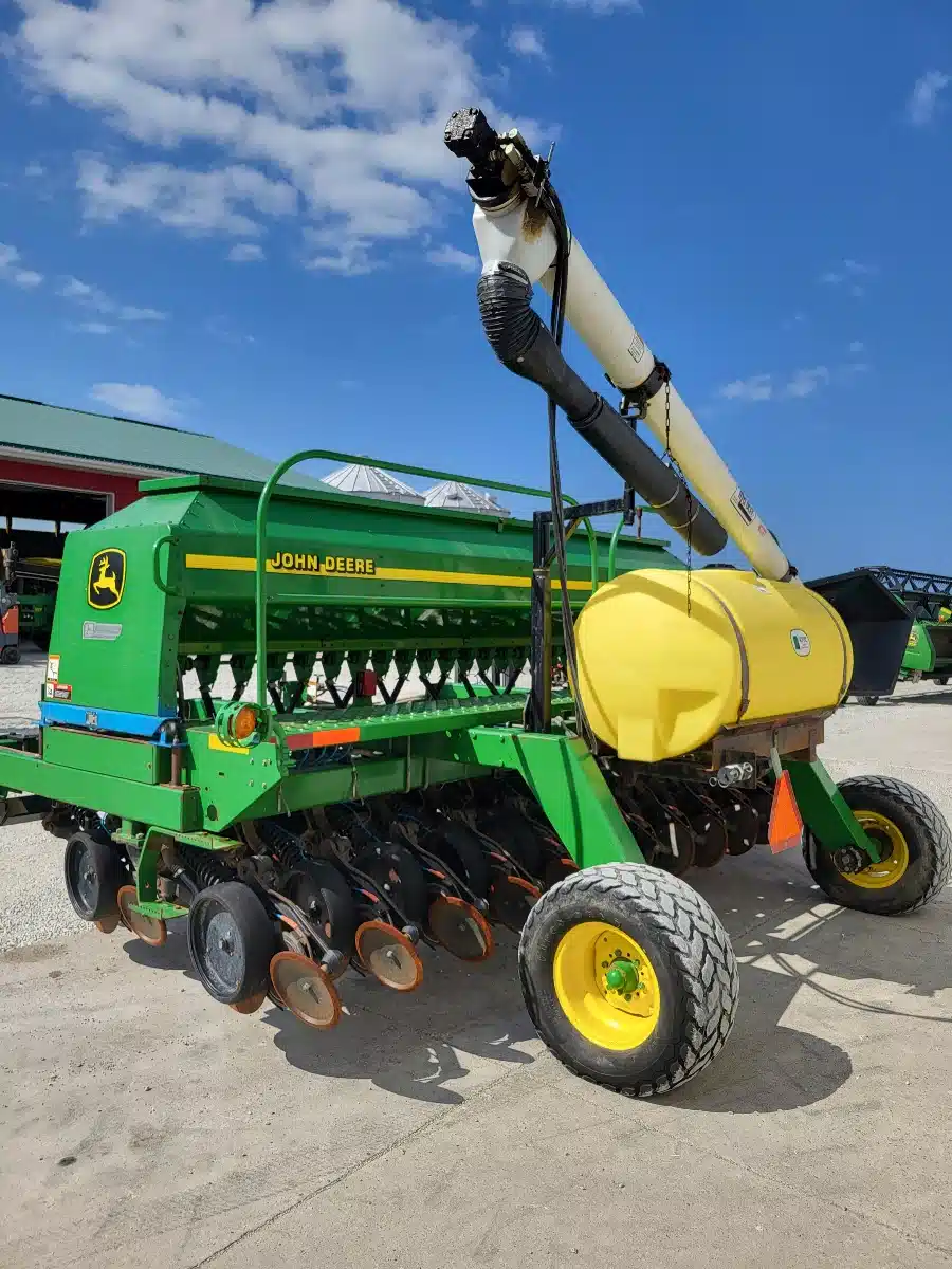 Used 2000 John Deere 1560 Drill