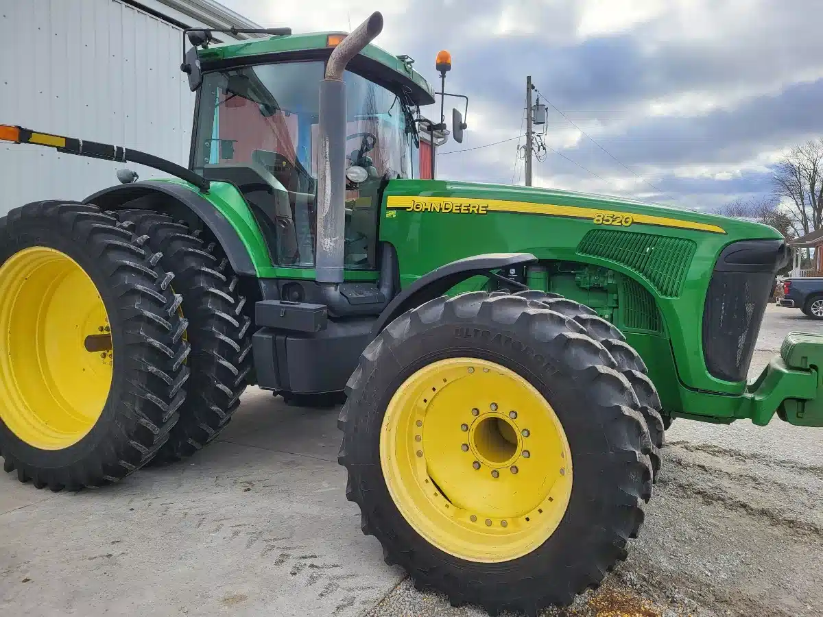 Gallery image 2 for Used 2005 John Deere 8520 Tractor