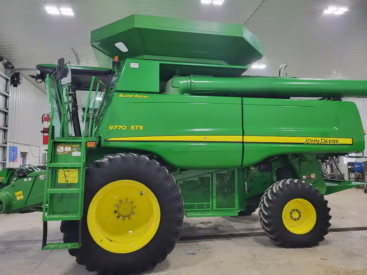 Gallery image 2 for Used 2010 John Deere 9770 STS Combine
