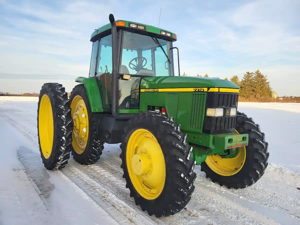 Gallery image 2 for Used 1997 John Deere 7210 Tractor