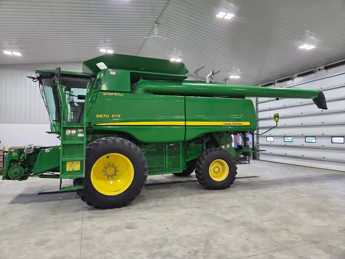 Photo de la Galerie 2 pour 2008 John Deere 9670 STS Batteuse