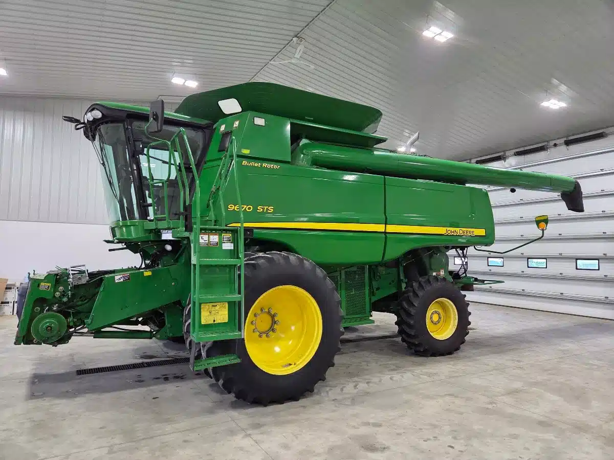 Photo de la Galerie 1 pour 2008 John Deere 9670 STS Batteuse