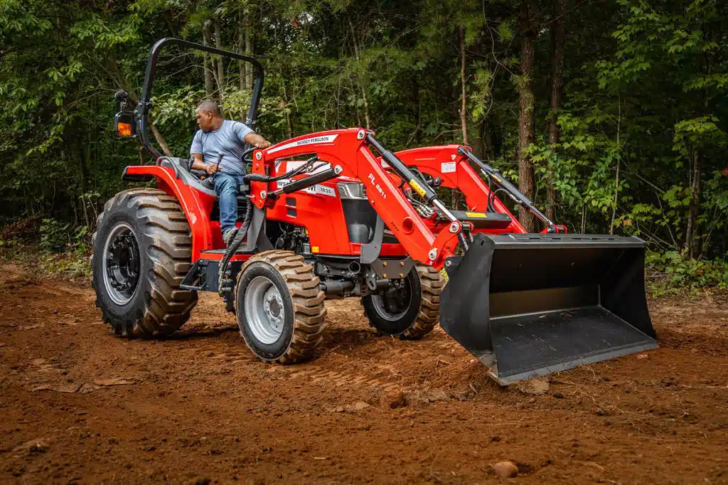 Photo de la Galerie 1 pour 2024 Massey Ferguson 1835 Tracteur