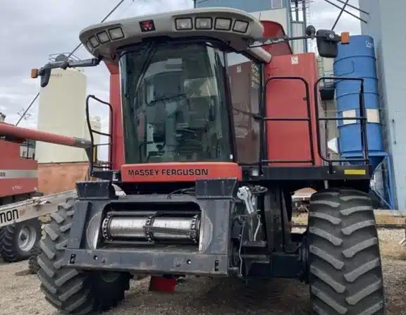 Gallery image 1 for 2006 Massey Ferguson 9690 Combine
