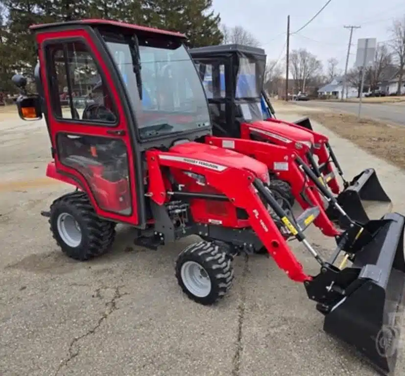 Photo de la Galerie 1 pour 2023 Massey Ferguson 1725 Tracteur